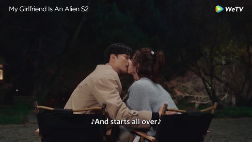 Fang Leng and Xiaoqi kissed and hugged affectionately at night.💘 #MyGirlfriendIsAnAlien2, starring #BIEKPN #WanPeng is now on WeTV👉https://bit.ly/3LjO1tw #外星女生柴小七2 #HsuThassapak #ธรรศภาคย์ #万鹏 #WeTVAlwaysMore | WeTV