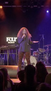 🎤 Seid dabei, wenn Max Herre & Joy Denalane nach 25 Jahren ihr allererstes gemeinsames Album auf der Bühne präsentieren: Max&Joy Soundcheck - am 28.11. im kostenlosen Livestream auf MagentaMusik oder bei MagentaTV. 🎶✨ Noch vor der großen Tour präsentiert das Duo Songs der neuen Platte „ALLES LIEBE“ sowie ihre emotionalsten Hits aus den vergangenen Jahrzehnten. Nicht verpassen! ▶️ | MagentaMusik