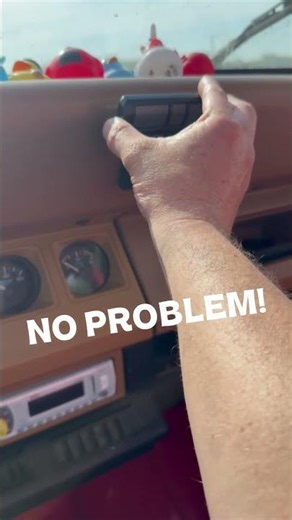 UNIVERSAL REMOTE HOLDER