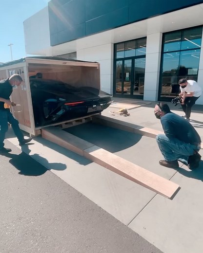 Manny Khoshbin "Never Give Up" on Instagram: "It took 3 years of designing and collaboration, but the Speedtail was definitely worth the wait 🙌🏻 It goes to show that long term goals gives you the motivation to work hard and overcome short term failures. Once you’ve envisioned that goal, don’t look anywhere else but ahead 👊🏻"