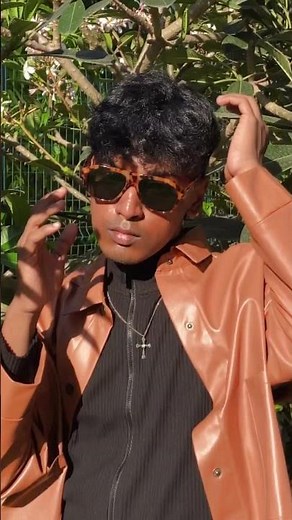 Instagram Poses With Sunglasses To Look Picture-Perfect | Lenskart