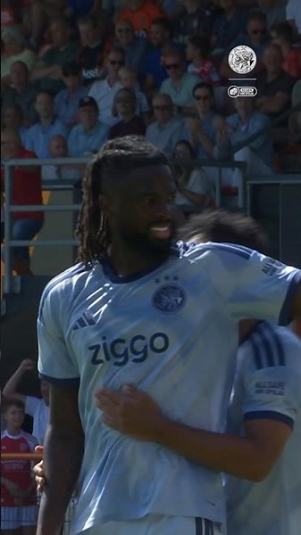 Leonardo and Tolu score for Ajax! 😎