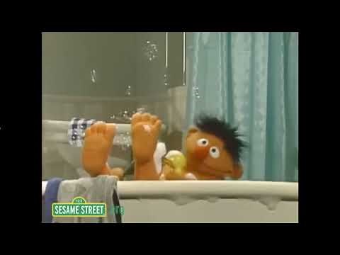 Classic Sesame Street - Do De Rubber Duck (Ernie w/various Muppets)