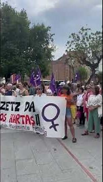 Basauri arropa a la menor víctima de una agresión sexual con una concentración de repulsa