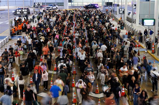 Here’s why some airports have long security lines but others don’t