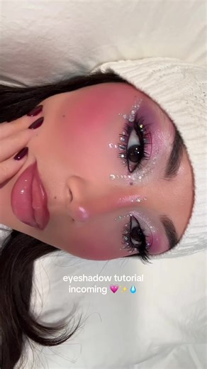 Step-by-Step Pink Angelic Makeup Tutorial