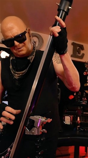 HOW I DOOM ON MY ONE STRING BASS