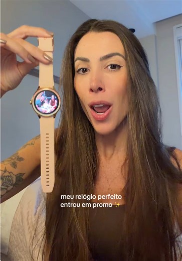 Aproveitem amigas, ele é simplesmente perfeito ✨ meu relógio preferido é o smartwatch perfeito para mulheres, quase um assistente pessoal 😂🤌🏼 coloca foto de fundo de tela, atende ligação, recebe notificações, tem app próprio - TUDO #relogiofeminino #smartwatch