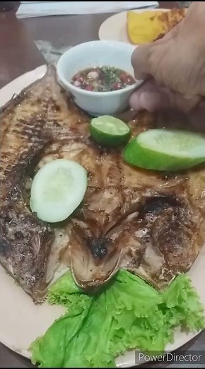 Ikan Kuwe bakar menu andalan Saung Engkong Kota Tangerang, rekomen bukber keluarga anda ! #shotrs