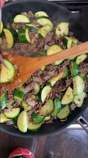 Easy Ground Beef and Zucchini Skillet