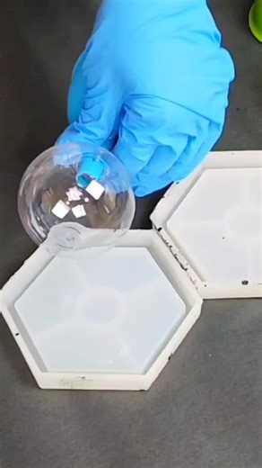 #alcoholink Christmas ornaments #mixedmediagirl | Mixed Media Girl