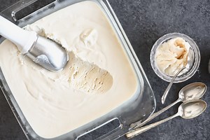 No Churn Baileys Ice Cream ~ simple recipe!