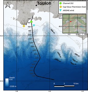 High resolution seafloor thermometry for internal wave and upwelling monitoring using Distributed Acoustic Sensing - Scientific Reports
