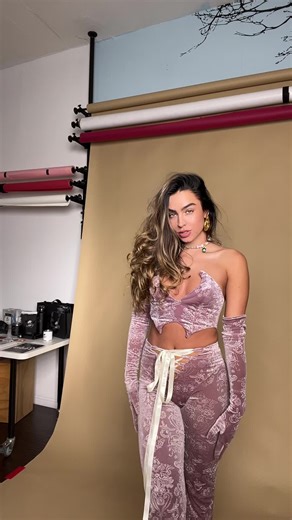 Sommer Ray (@sommerray)’s videos with spending all your money on me - lfcxvs