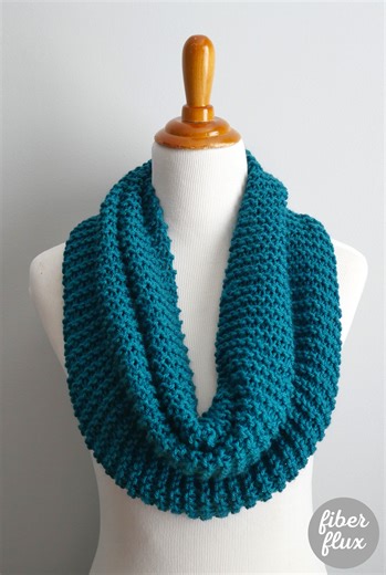 Easiest Knit Cowl Ever, Free Pattern   Video Tutorial - fiberfluxblog.com