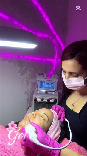 ✨ Hydrafacial ✨ Nettoyage profond extraction des impuretés 💧 Hydratation intense pour une peau repulpée 🤍 Résultat immédiat : peau lumineuse & glowy ✨ ✔️ Élimine les points noirs ✔️ Affine les pores ✔️ Donne un glow naturel dès la première séance #soin #hydrafacial #skincare #glowup #estheticiantiktok 🌸 Glamour by Eya 🌸 ☎️ 21520051 📍 Raoued Ariana