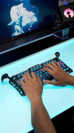 This is the most insane mechanical keyboard I’ve ever seen 💀🔥