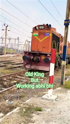 Wdm3a stand at track in starting mode #wdm3 #indianrailways #motivation #alp #locopilot #ntpc #rrb