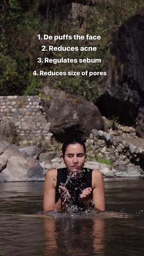 227K views · 708 reactions | Splashing water (preferably cold) on my face 100 times first thing in the morning just does the trick for me! Instantly tightens my face and makes the pores appear smaller. In love with this hack! Don’t diss it till you try it  﫶 #beautyhacks #faceyoga #youthfulskin #homeremedies #ﬁtness #watersplash #watertherapy #hydration #selfcarewithsonnalli #naturaltherapy #depuff | Sonnalli Seygall | Facebook