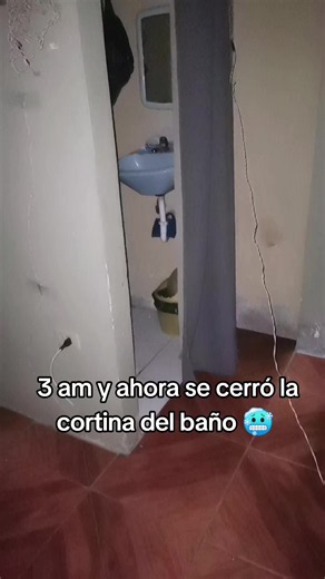 3 am y ahora se cerró la cortina del baño 🥶 #elmaestrodeldisfraz #holamundo