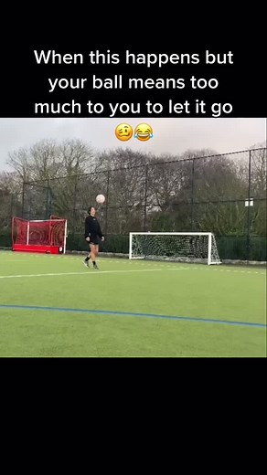 the things we do 😂 #Bossit2021 #football #footballtiktok #footballfreestyle #footballgirl #soccer #soccergirl #footballproblems