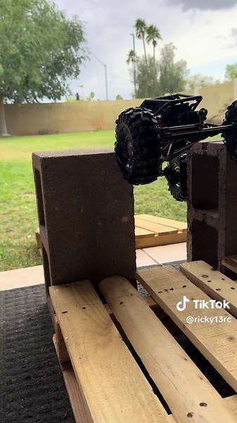 Axial Capra: Mastering Climb on Split Bricks