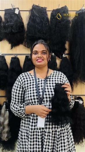 The 12-inch wavy double-clip extension by Hairline USA