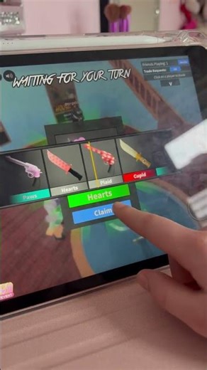 Unbox a Valentine’s box in mm2 with me!!