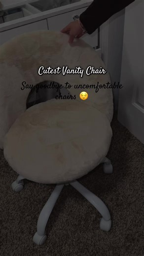 Say goodbye to uncomfortable chairs 😌 Perfect for makeup, skincare, and cozy vibes. Get yours!! #vanitychair #vanity #foryoupage #tiktokfinds #homedecor