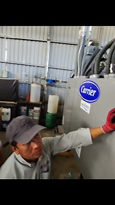 Un interruptor de flujo de agua (o flujostato) es un dispositivo sensor instalado en tuberías que detecta la presencia o ausencia de caudal, activando o desactivando automáticamente sistemas como bombas, calderas o enfriadores de agua ( chillers ) | soluciónes de enfriamiento s.a de c.v