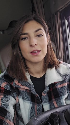 TruckerGirl Ainhoa Adelanta su Almuerzo por Hambre