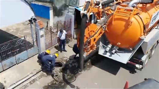 Hey #Chennai, #GCC is using 7 high-capacity suction-jetting machines with water recycler to clean the storm water drains. #ChennaiCorporation #HeretoServe | Greater Chennai Corporation