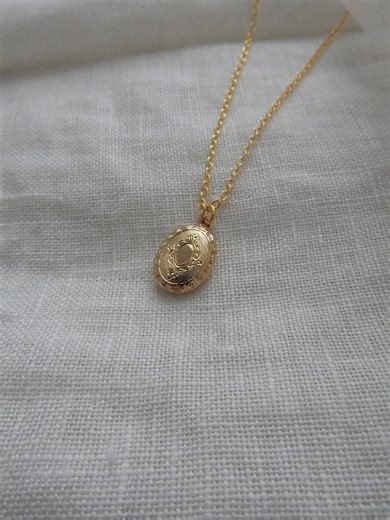 Tiny Gold Oval Locket Necklace: Vintage Style Charm Pendant - Etsy