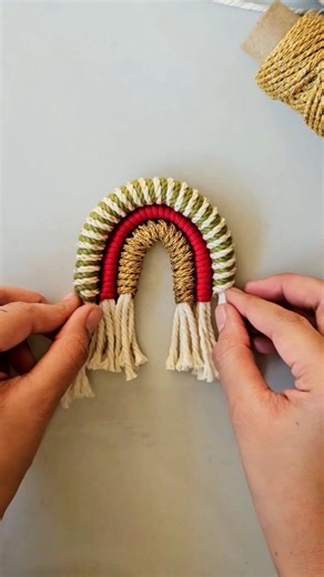 Macramé Artist India | The Square Knot | Products & Workshops on Instagram: "Make this with leftover yarns ! TSK Macramé Tutorials #macramecommunity #instagood #handmade #macramelove"