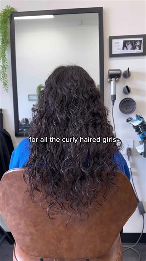 Stunning Long Layered Haircut Ideas for Curly Haired Ladies