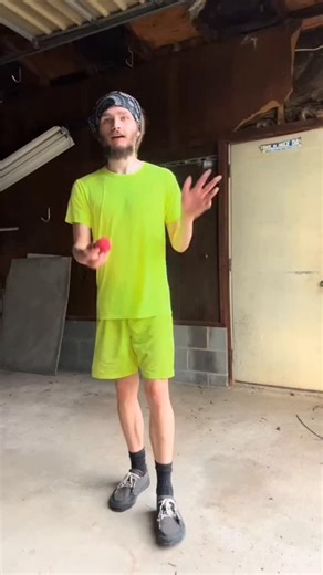 @hackysacktrav on Instagram: "#pro #hackysack #FreestyleFootbag #highlevel #tricks #demo #sport"
