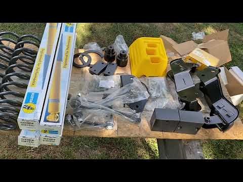 Raising the Bar : Step-by-Step Guide to installing an AEV 2.5 Dual Sport Lift on Your Jeep