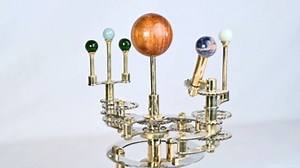 Antique Brass Orrery Planetarium Model Functional Solar System Gear Mechanism with Wooden Base, Vintage Educational Decor, Steampunk Collectible for Home or Office