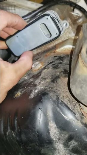 Briggs and Stratton Vanguard V-twin 23hp breather assembly installation
