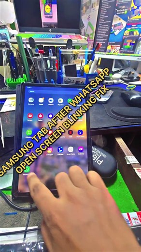 Samsung Tab Screen Blinking After Opening WhatsApp | 100% Fix | Display Flickering Solution
