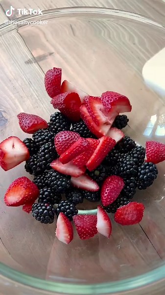 Delicious Mixed Berry Crumble Pie Recipe