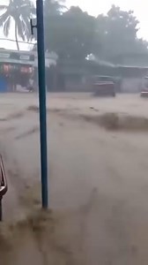 🌊BAHA, RUMAGASA SA PANSOL, CALAMBA – QUARRYING SA MT. MAKILING, GITUMBOK SA MGA RESIDENTE RPN DXKT Davao 1071 kHz AM Band RADYO RONDA BALITA HULYO 13, 2025 | DOMINGO CALAMBA CITY – Nasinati ang kusog nga pagbaha sa Barangay Pansol, Calamba City, Laguna kagahapong Sabado, Hulyo 12, human ang tubig gikan sa taas nga bahin sa Mt. Makiling misangko sa mga kadalanan ug kabalayan. Base sa Facebook live video sa netizen nga si Michael Mapa, klarong makita ang kusog nga agos sa tubig-baha nga nakaapekt