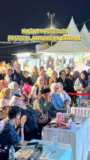 Sultrahitz on Instagram: "SIAP-SIAP! PESTA TAHUN BARU TERBESAR DI KENDARI! 🥳✨ Rayakan momen akhir tahun kamu di Nataru Fest 25! Dari lomba seru sampai hiburan musik, semuanya ada di satu tempat. Catat tanggalnya: 📅 22 - 31 Desember 2025 📍 Anjungan Teluk Kendari Akan ada banyak keseruan: 🔹 Kapal Hias & Balap Katinting 🚤 🔹 Coswalk Competition & Fashion Show 🎭 🔹 Riot Night Run & Zumba 🏃‍♂️ 🔹 Noraebang, DJ, & Live Akustik 🎤 🔹 Dan masih banyak lagi! Jangan sampai kelewatan keseruan di pen