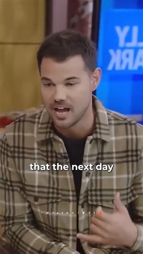 5.6K views · 226 reactions | Taylor Lautner’s Most Exhausting Twilight Moment  #twilight | twilight.kri | Facebook