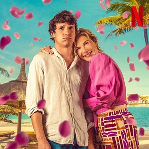 On vous déclare mère et fils pour le meilleur et pour le pire. LUNE DE MIEL AVEC MA MÈRE avec Michèle Laroque, Julien Frison, Rossy de Palma et Kad Merad, le 12 février. | Netflix