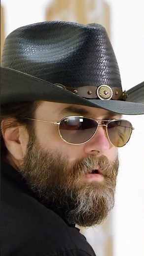 Click to see puss… in boots