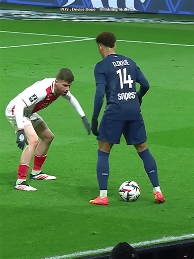 Desire Doue's Incredible Dribbling Skills in Soccer