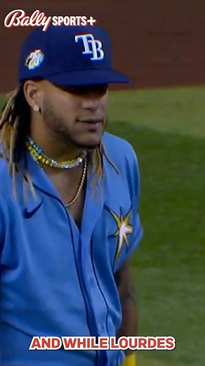 Sarina explains how hairdos came into play Monday in the battle of two division leaders — Tampa Bay Rays and Arizona Diamondbacks. #RaysUp | #ArizonaBorn | FanDuel Sports Network | Facebook