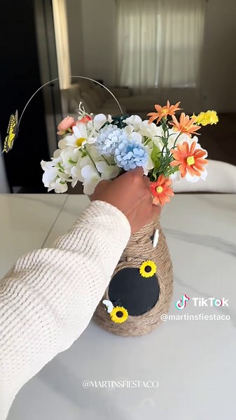 DIY Winnie the Pooh - Floral Centerpiece | Winnie The Pooh Centerpieces