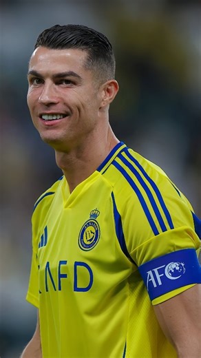 Raj Rohit on Instagram: "♡ㅤㅤ❍ㅤㅤ⎙ㅤㅤ⌲ 𝗟𝗶𝗸𝗲 ♥️ 𝗦𝗵𝗮𝗿𝗲 ♻️ 𝗖𝗼𝗺𝗺𝗲𝗻𝘁 💬 ••••••••••Ⓕⓞⓛⓛⓞⓦ/~ . 𝐈𝐧 𝐭𝐨𝐝𝐚𝐲'𝐬 𝐞𝐝𝐢𝐭𝐢𝐨𝐧 𝐨𝐟 #𝟏𝟎𝐓𝐡𝐢𝐧𝐠𝐬, 𝐬𝐩𝐞𝐧𝐝 𝐚 𝐜𝐨𝐳𝐲 𝐟𝐚𝐥𝐥 𝐝𝐚𝐲 𝐚𝐭 𝐡𝐨𝐦𝐞 𝐢𝐧 𝐋𝐨𝐧𝐝𝐨𝐧 𝐰𝐢𝐭𝐡 𝐚𝐜𝐭𝐫𝐞𝐬𝐬 @𝐲𝐚𝐳𝐝𝐞𝐦𝐚𝐧𝐝 (𝐘𝐚𝐬𝐦𝐢𝐧 𝐅𝐢𝐧𝐧𝐞𝐲) 𝐫𝐞𝐚𝐝𝐢𝐧𝐠 𝐬𝐜𝐫𝐢𝐩𝐭𝐬, 𝐬𝐭𝐫𝐨𝐥𝐥𝐢𝐧𝐠 𝐭𝐡𝐫𝐨𝐮𝐠𝐡 𝐭𝐡𝐞 𝐩𝐚𝐫𝐤 𝐰𝐢𝐭𝐡 𝐡𝐞𝐫 𝐝𝐨𝐠 𝐊𝐨𝐤𝐨 𝐚𝐧𝐝 𝐦𝐚𝐤𝐢𝐧𝐠 𝐚 𝐰𝐚𝐫𝐦 𝐜𝐮𝐩 𝐨𝐟 𝐭𝐞𝐚 (𝐰𝐢𝐭𝐡 𝐟𝐨𝐮𝐫 𝐬𝐜𝐨𝐨𝐩𝐬 𝐨